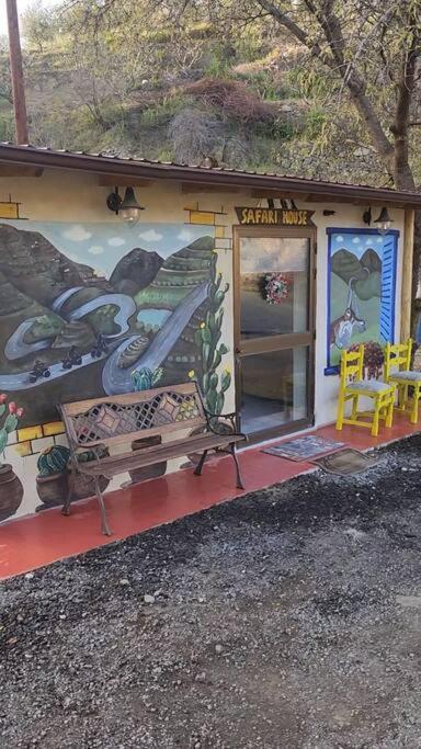 Safari House With Fireplace Будинок відпочинку Агрос